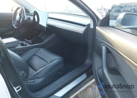 2018 Tesla Model 3 Long Range/Performance z USA, uszkodzony, nr VIN 5YJ3E1EB0JF144438